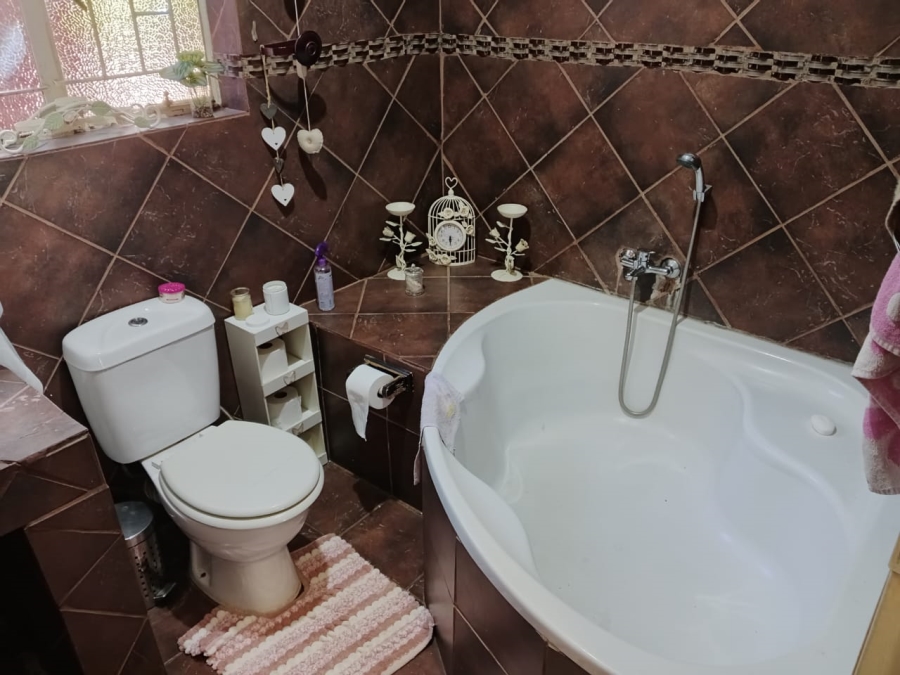 To Let 4 Bedroom Property for Rent in Kuruman Northern Cape